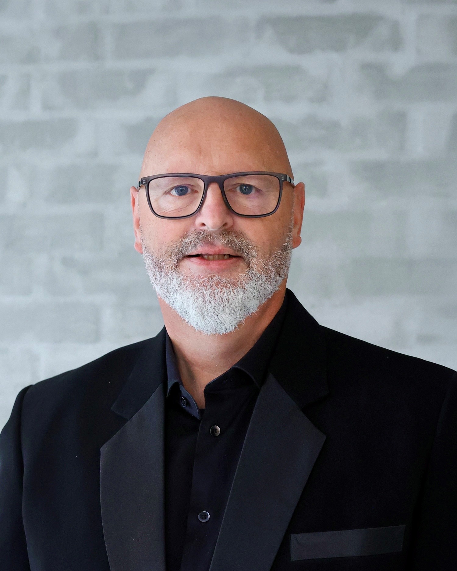 4J5A6453 Martin Winter Red