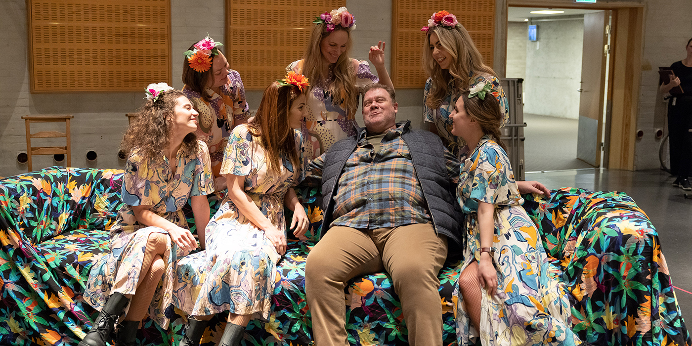 Blomsterpikene Agnieszka Adamczak, Lydia Hoen Tjore, Olivera Ticevic, Emily Pogorelc, Ingeborg Gillebo, Margrethe Fredheim