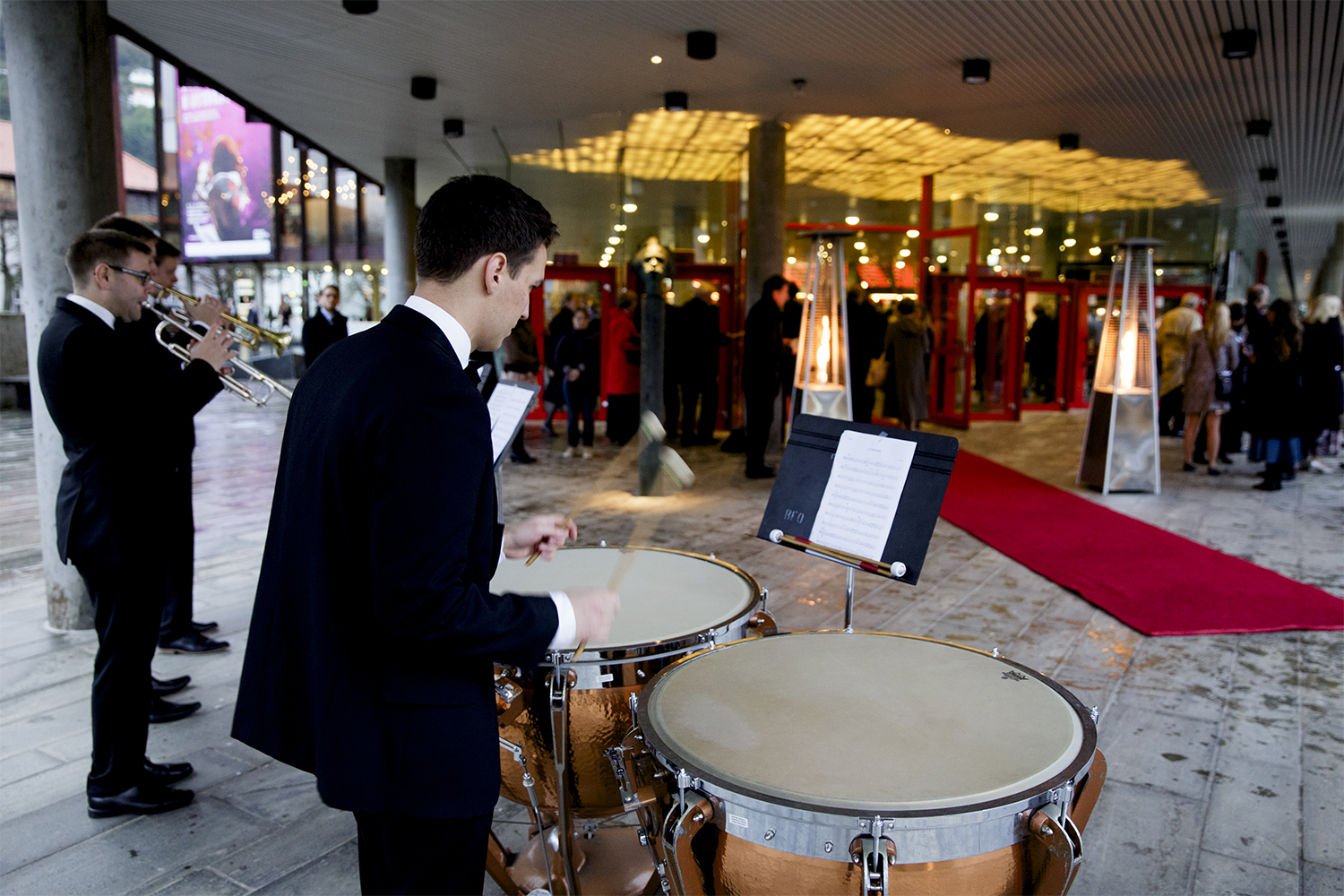 Velkomstfanfare Med Musikere Fra Bfung. Jubileumsgalla 1500Px